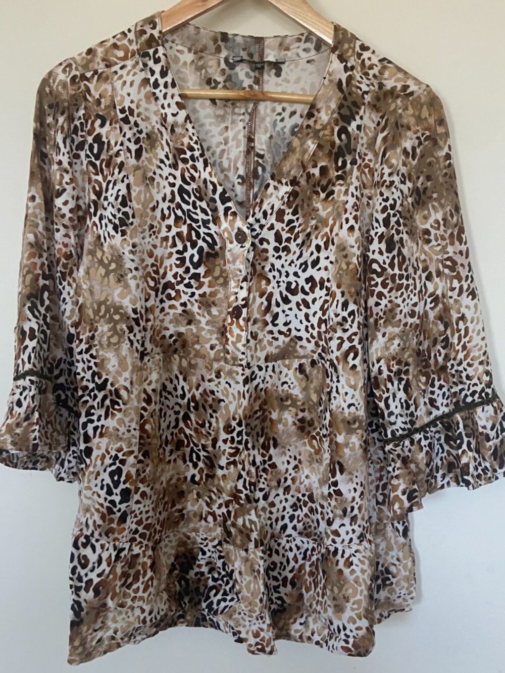 Unique Spectrum Women's Animal Print 3/4 Ruffled Sleeves Rayon Top Size 1X